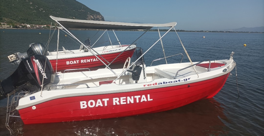 Boat rental at Kamena Vourla